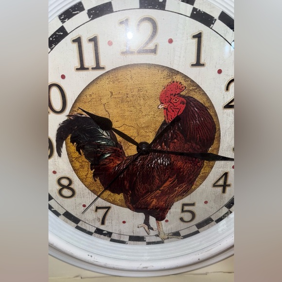 NWT’s Red Rooster Decorative Wall Clock Home Decor - Picture 7 of 14